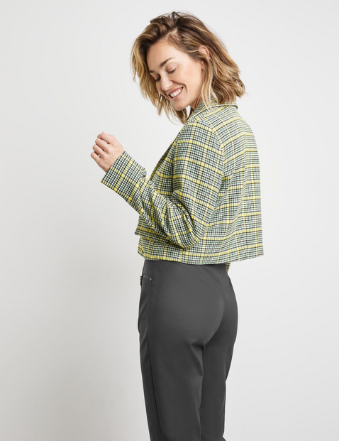 Kurzer Blazer mit Karomuster