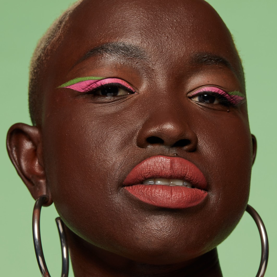 Maquillaje profesional NYX Vivid Brights