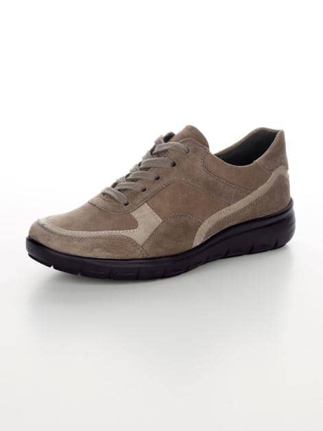 Schnürschuh mit Luftpolsterlaufsohle