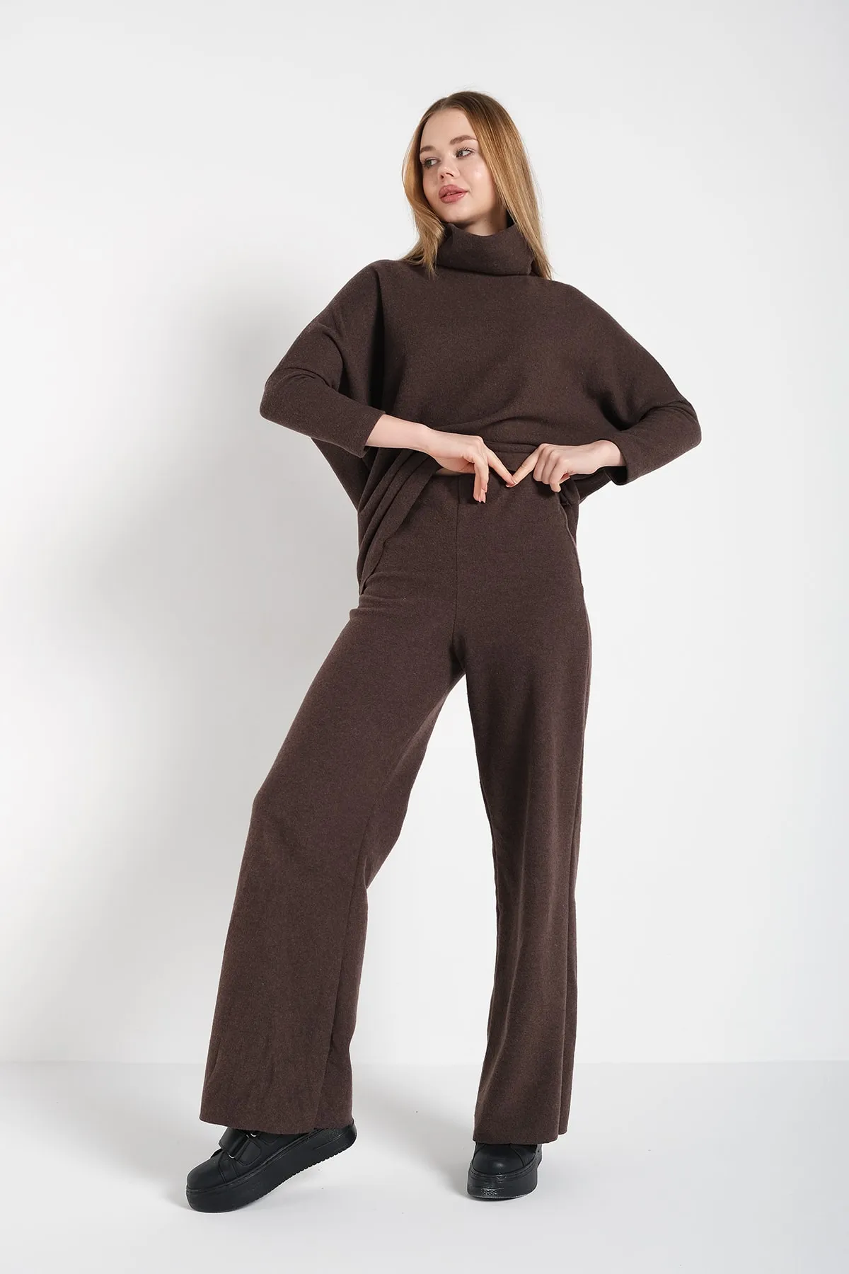 Know  Brauner Damen-Overall-Anzug aus Thessaloniki-Stoff mit Halsdetail