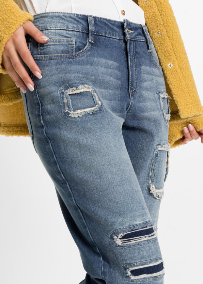 Boyfriend-Jeans mit Destroy-Details