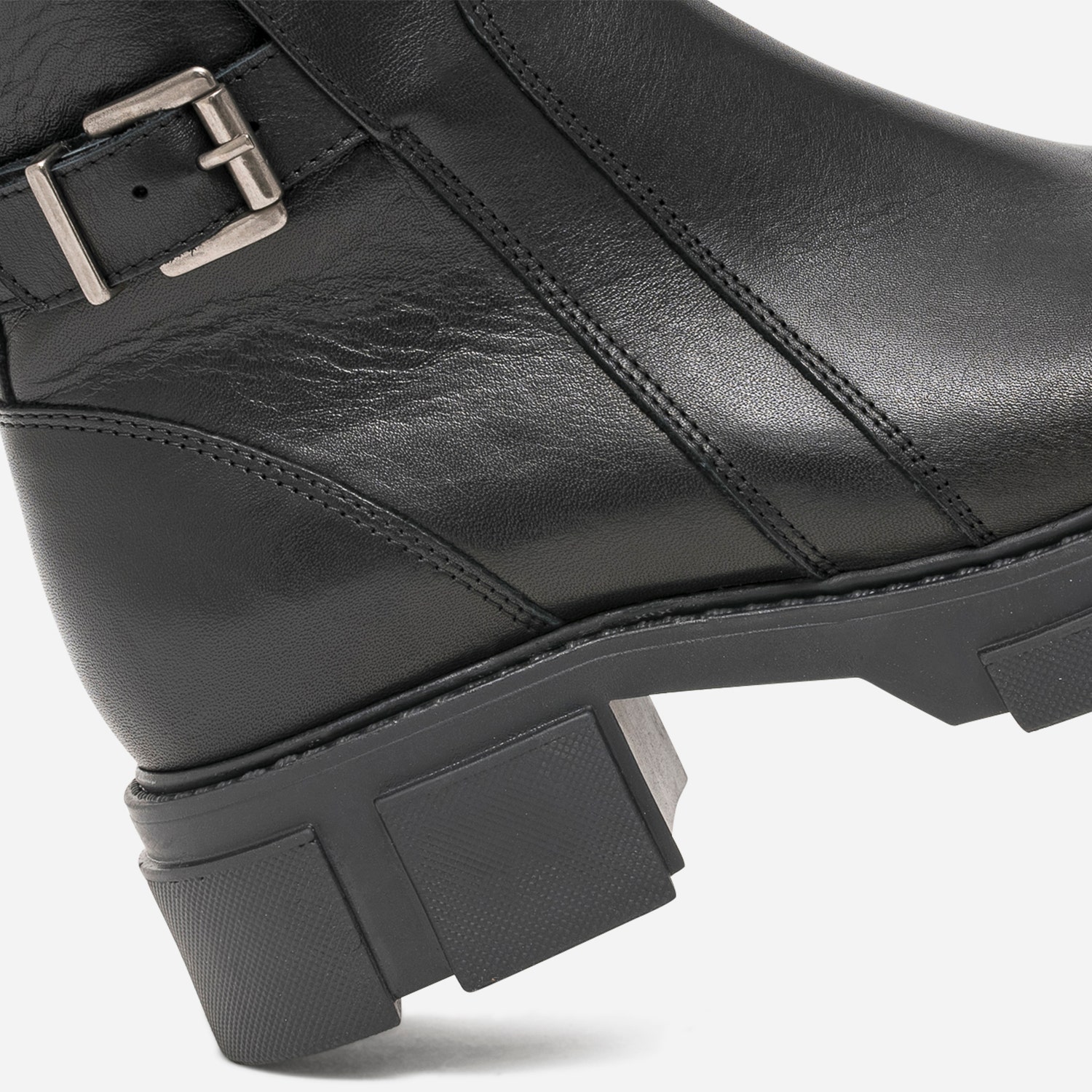 Boots TEXTO noir en cuir à semelle crantée