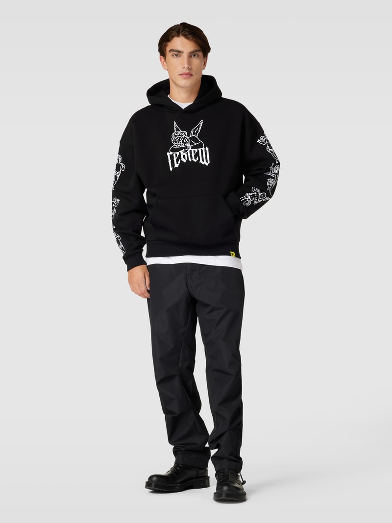 Hoodie mit Motiv-Stitching in schwarz