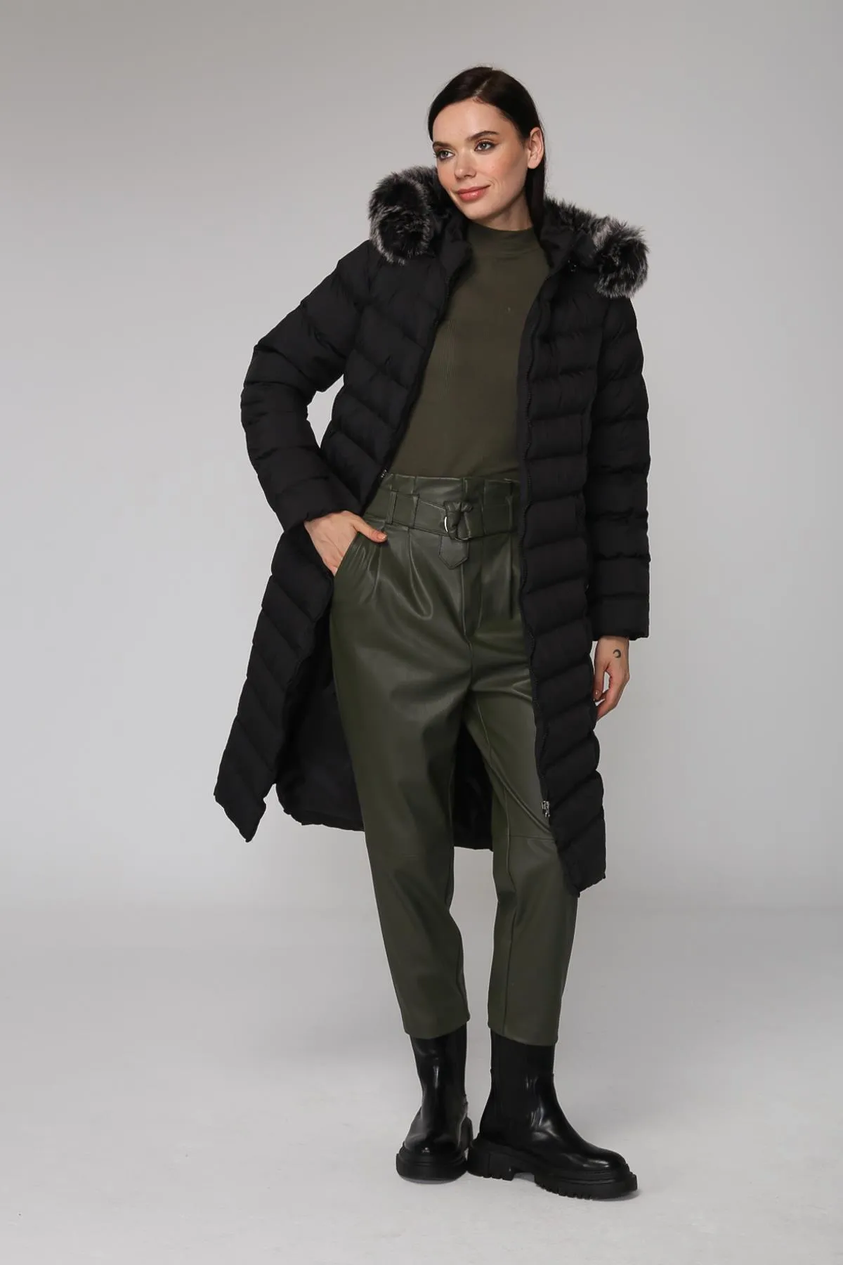 Olcay  Pelziger Puffermantel mit Kapuze und Reißverschluss, SCHWARZ 6136