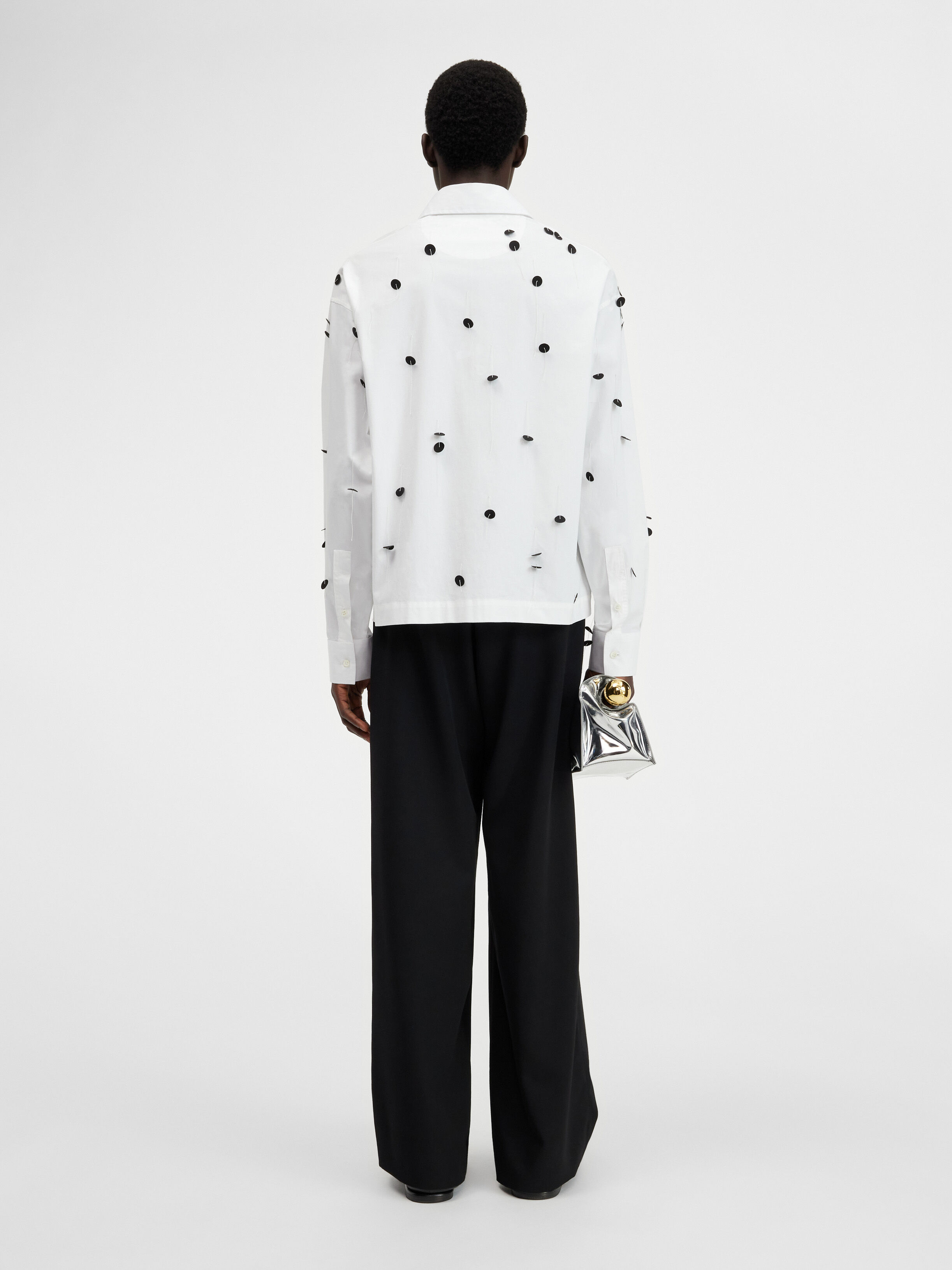 La chemise papier brodée