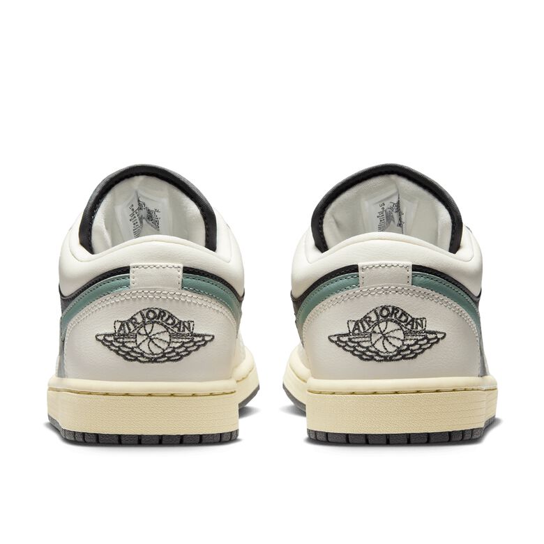 JORDAN Wmns Air Jordan 1 Low 