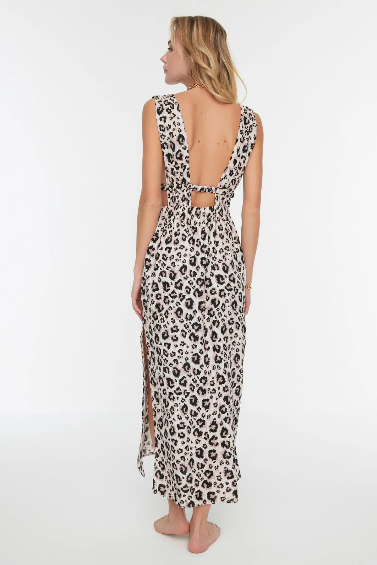 Trendyol Collection  Maxi-Strandkleid mit gewebtem Schlitz und Tiermuster TBESS22EL0731