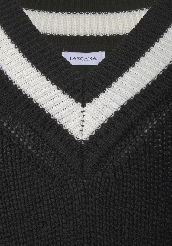 V-Ausschnitt-Pullover