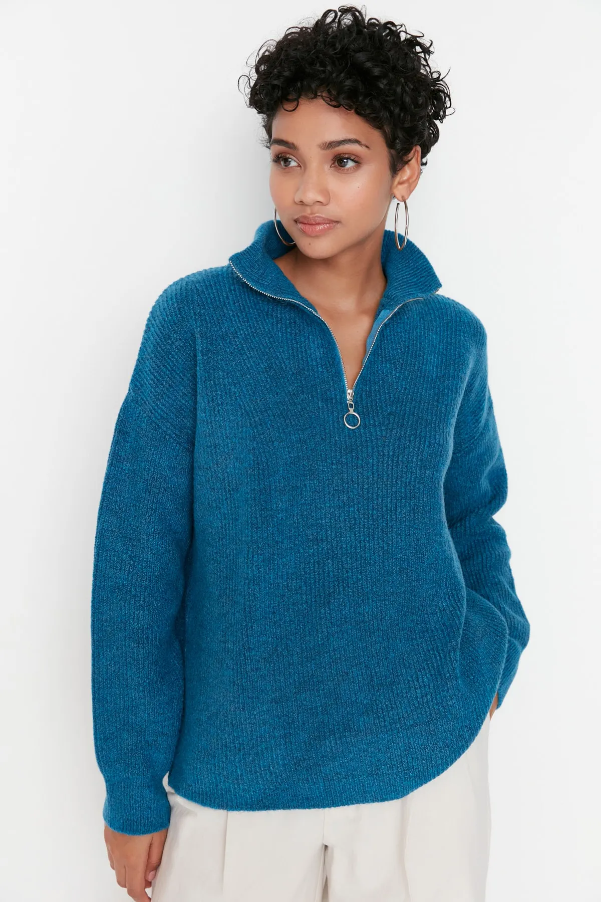 Trendyol Collection  Blauer Strickpullover mit weicher Struktur und Reißverschluss TWOAW20XS0009