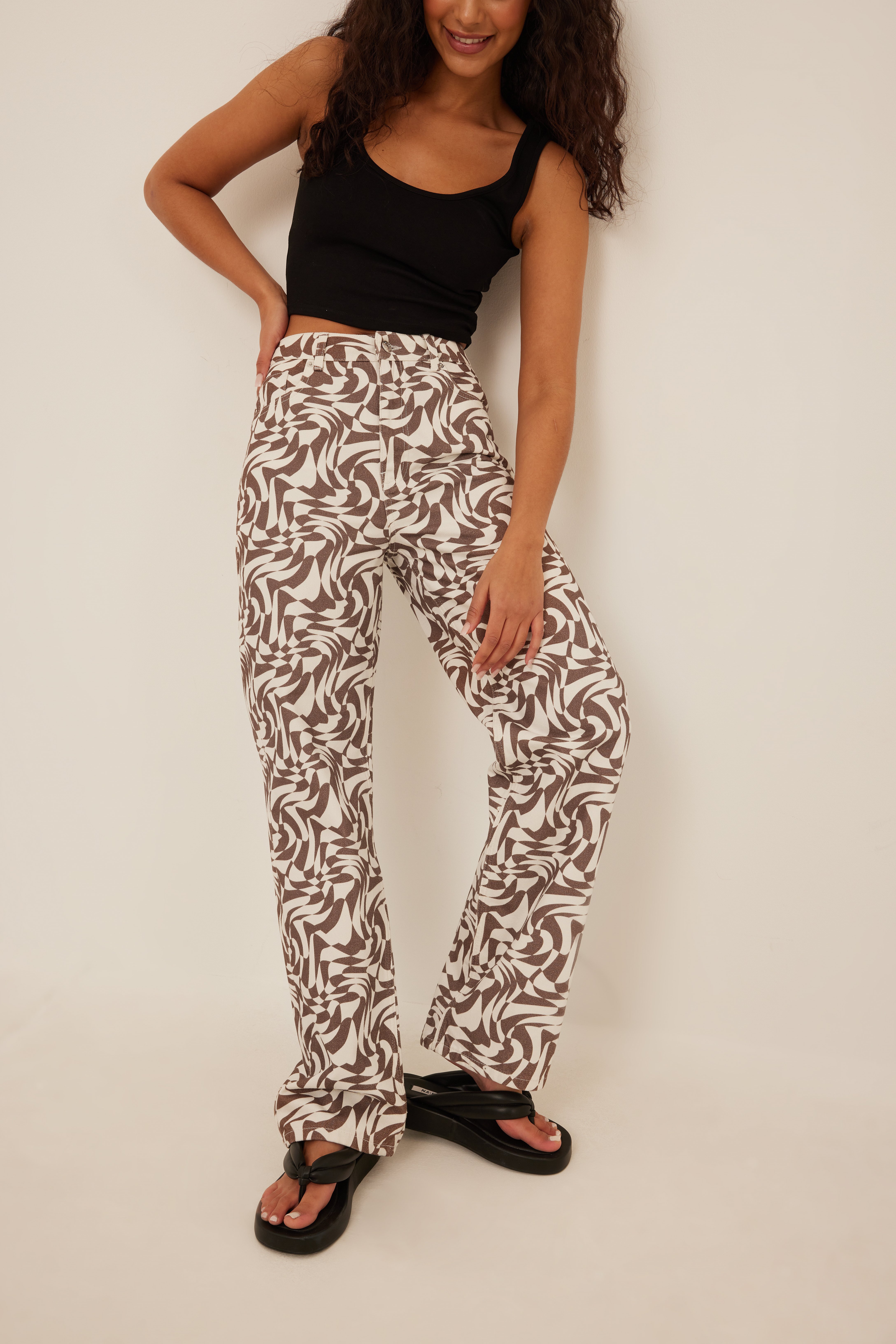 Denim-Jeans mit weitem Bein und hoher Taille
