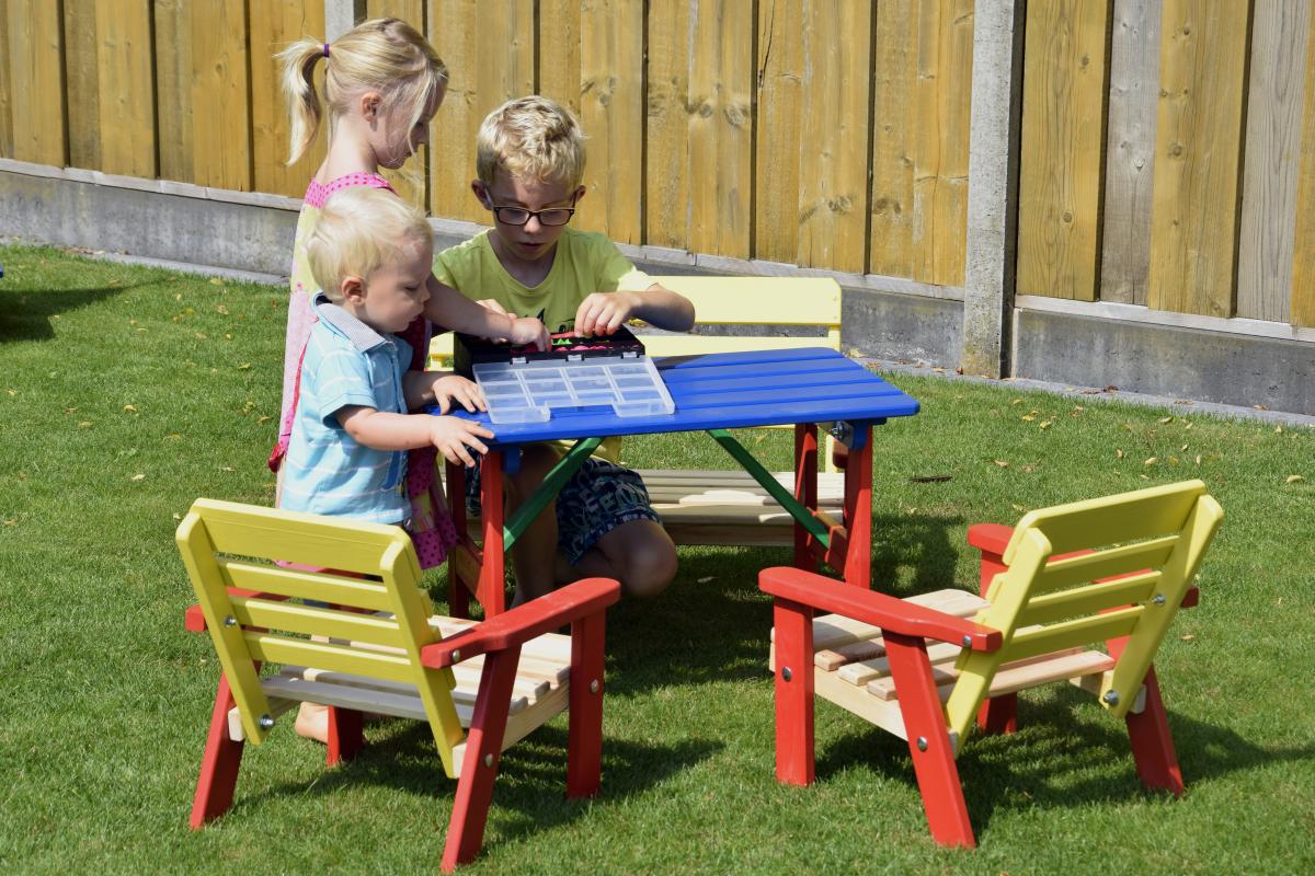 dobar Mehrfarbige Kindersitzgarnitur mit Tisch