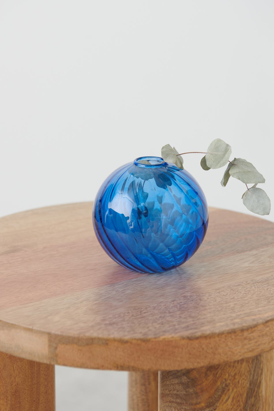 Mini swirl vase