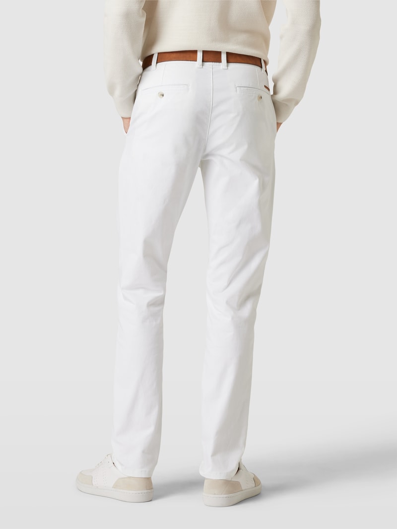 Chino mit Gürtel in weiß