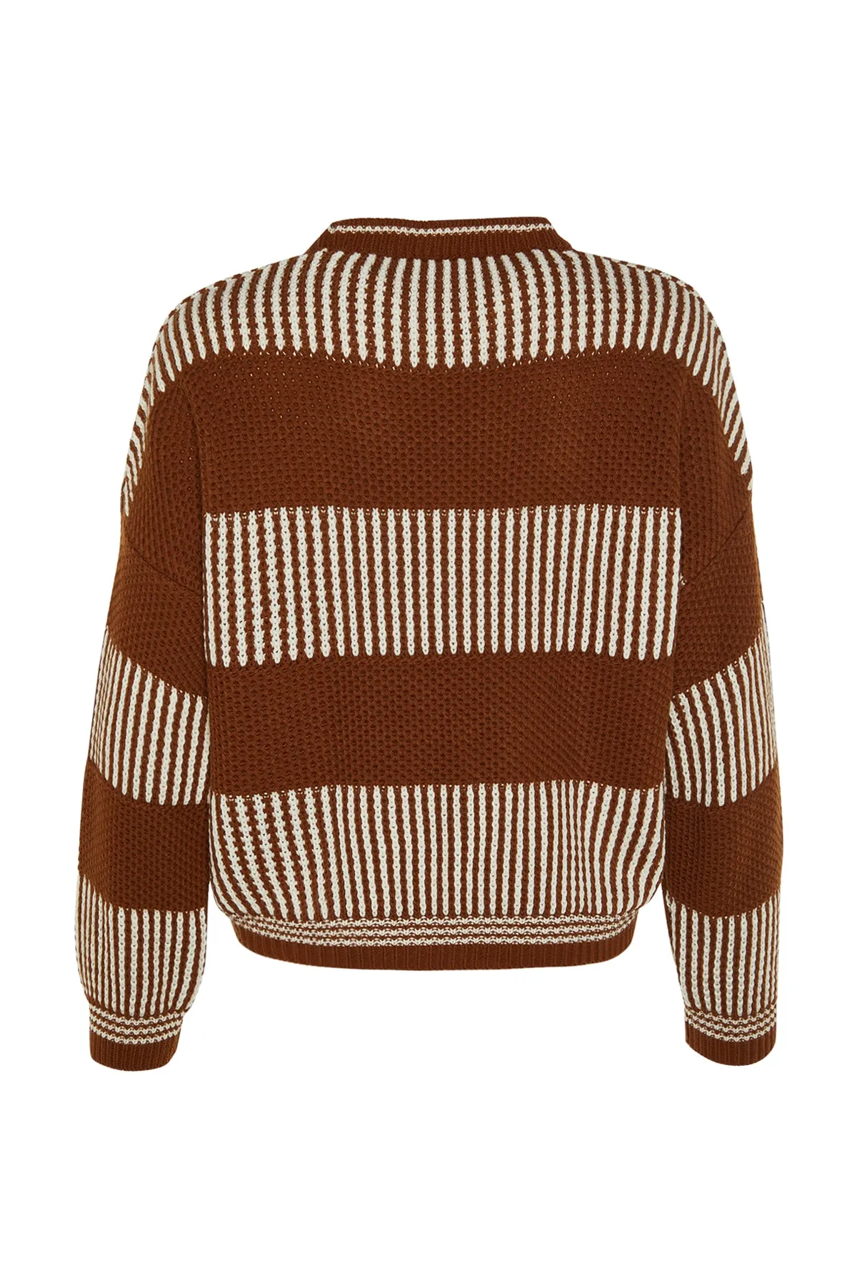Trendyol Collection  Brauner Strickpullover mit Farbblockdesign TWOAW23KZ00012