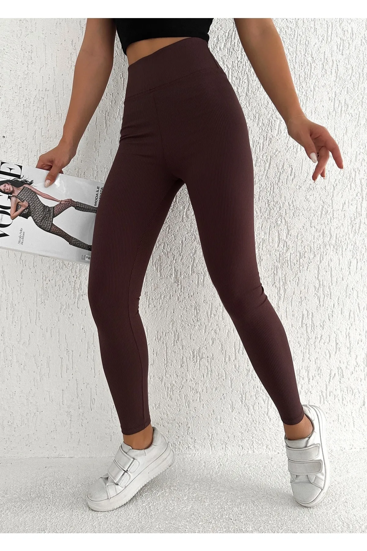 BEJNA  Gerippte Damen-Strumpfhose aus braunem Fleece mit hoher Taille