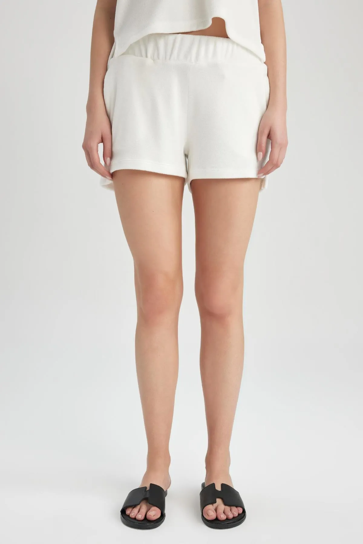 DeFacto  Defactofit Standard Fit Sporthandtuch-Stoffshorts Z9413az23hs