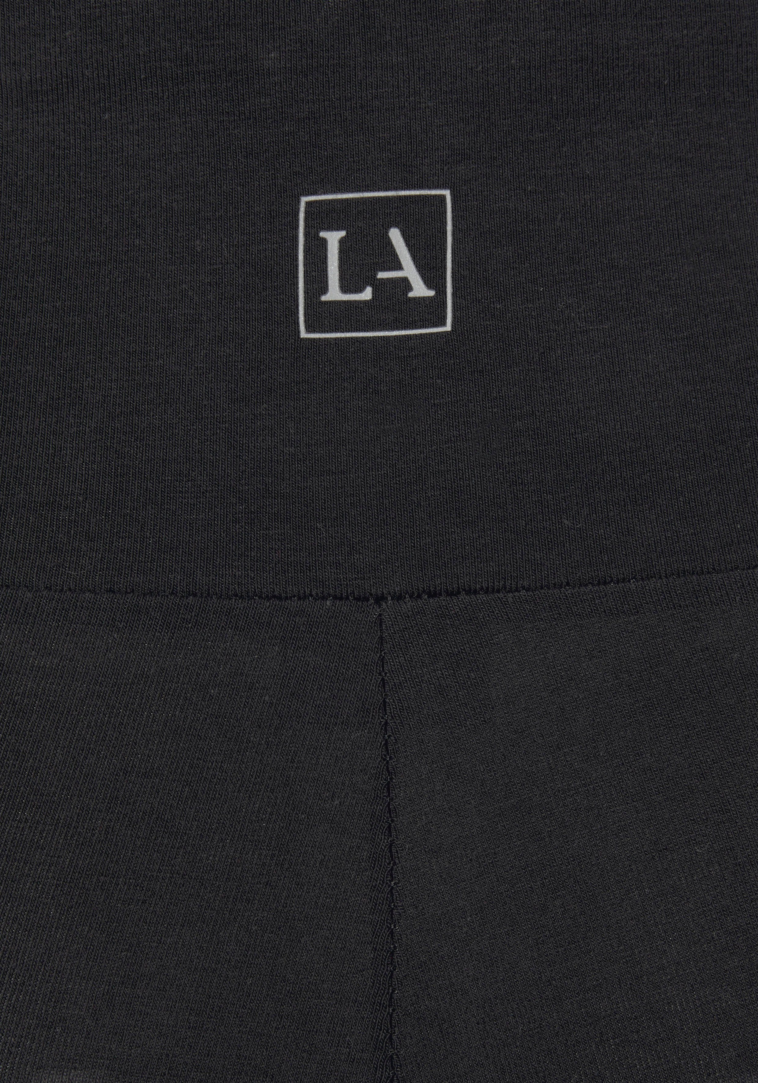 LASCANA Shorts mit breitem Bündchen und Logodruck, Loungewear