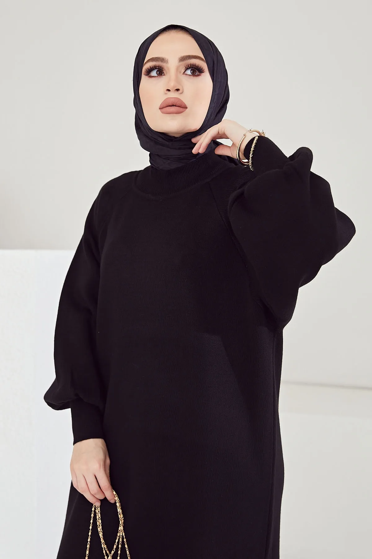 InStyle  Mina Hijab-Kleid aus Strick mit Ballonärmeln – Schwarz