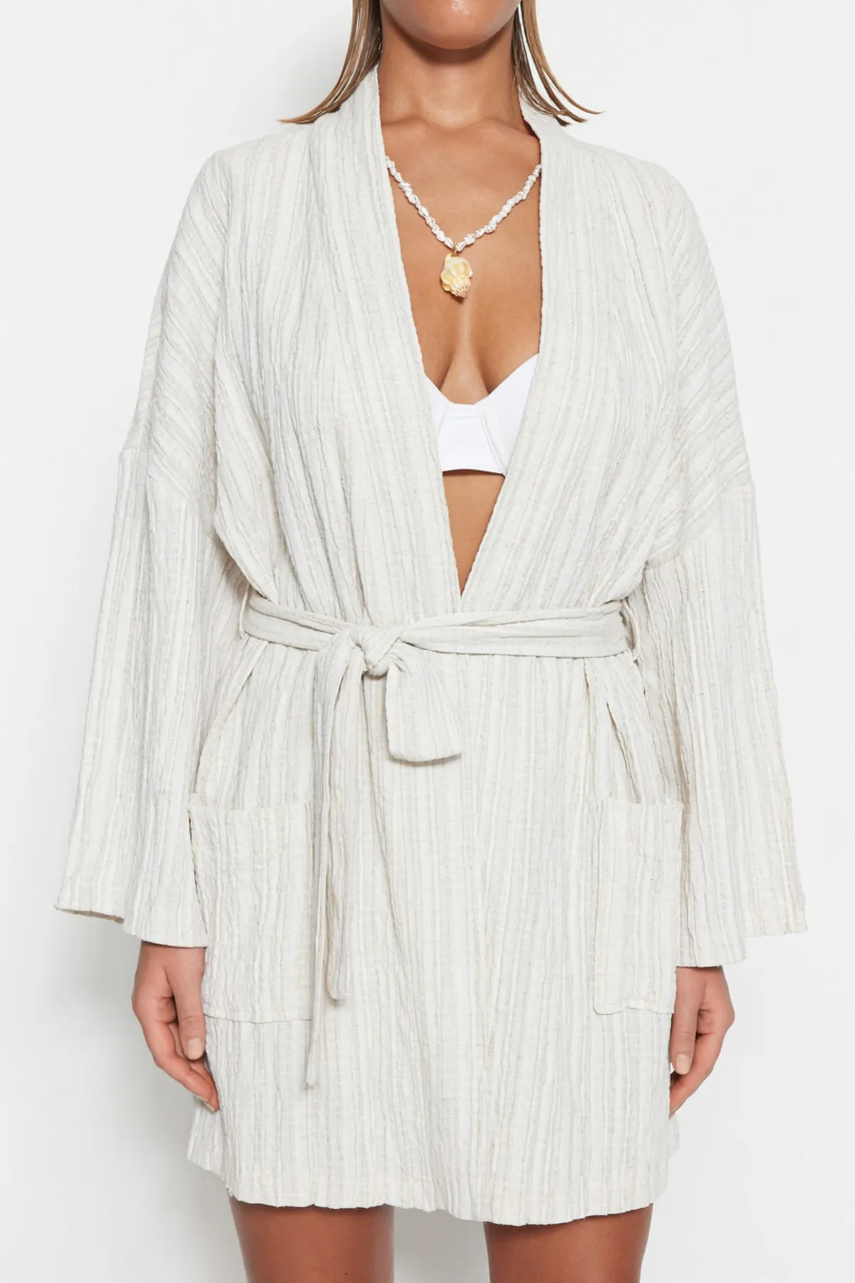Trendyol Collection  Ecrufarbener, gewebter Mini-Kimono und Kaftan aus Leinenmischung mit Gürtel TBESS23KM00081