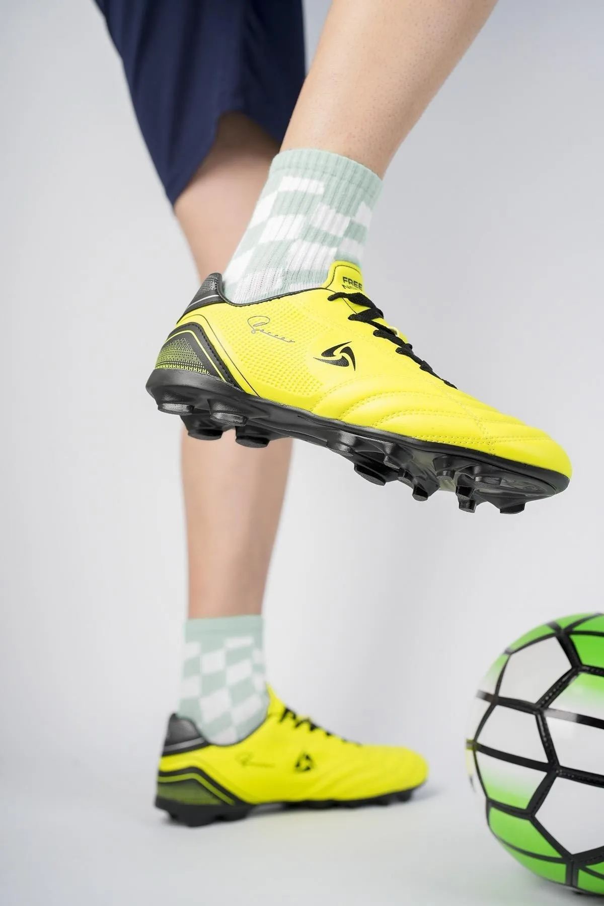 MUGGO  Pascal Unisex Guaranteed Crampon AstroTurf Fußball-Sportschuhe