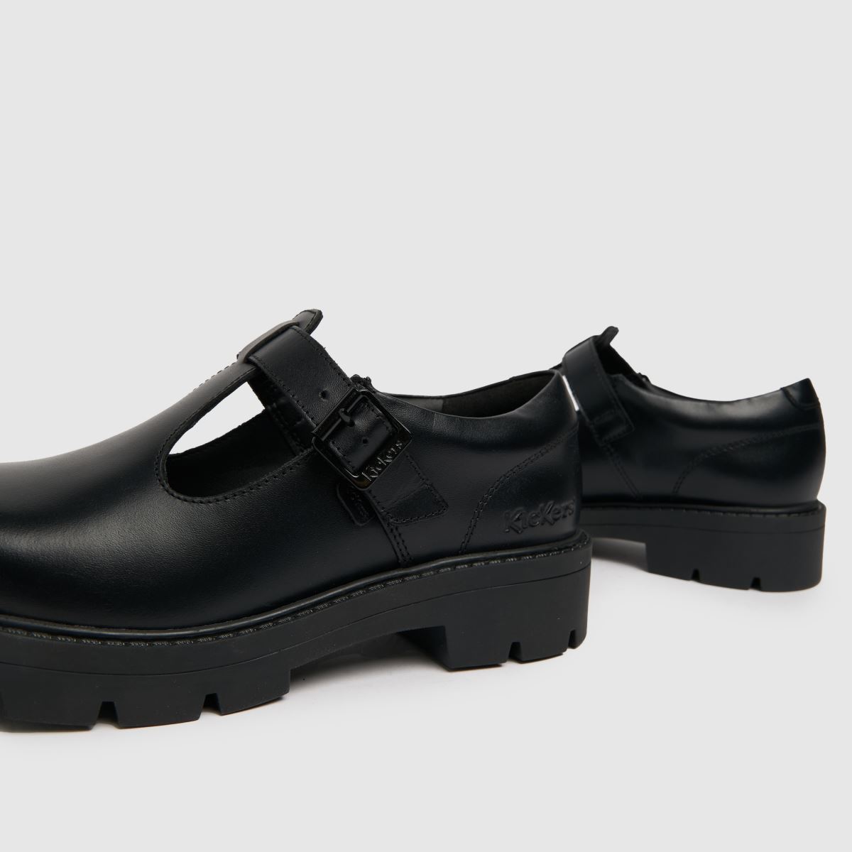 Kickers Kori T Bar Mono lapos talpú cipő fekete színben