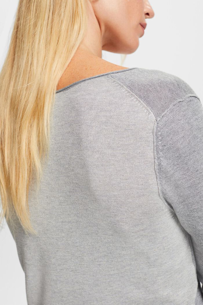 Pullover mit abgerundetem V-Ausschnitt