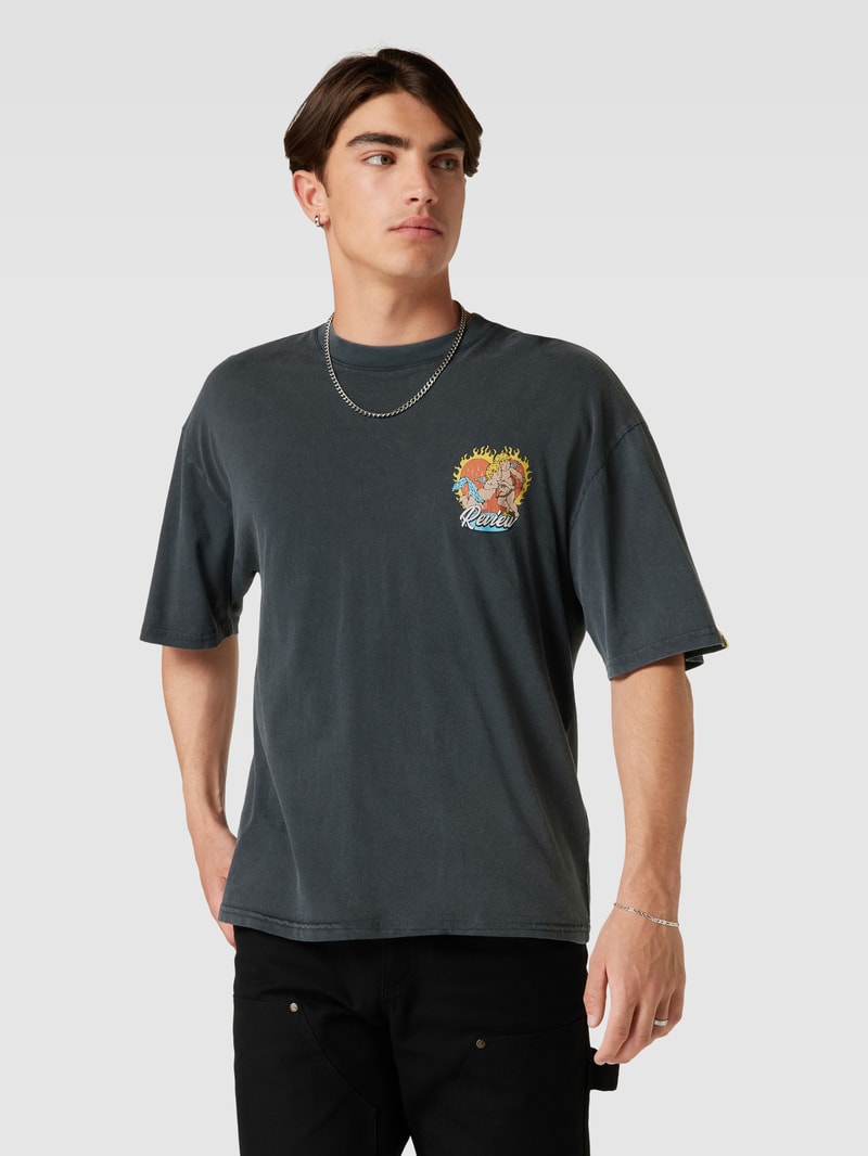T-Shirt mit Label-Print in schwarz