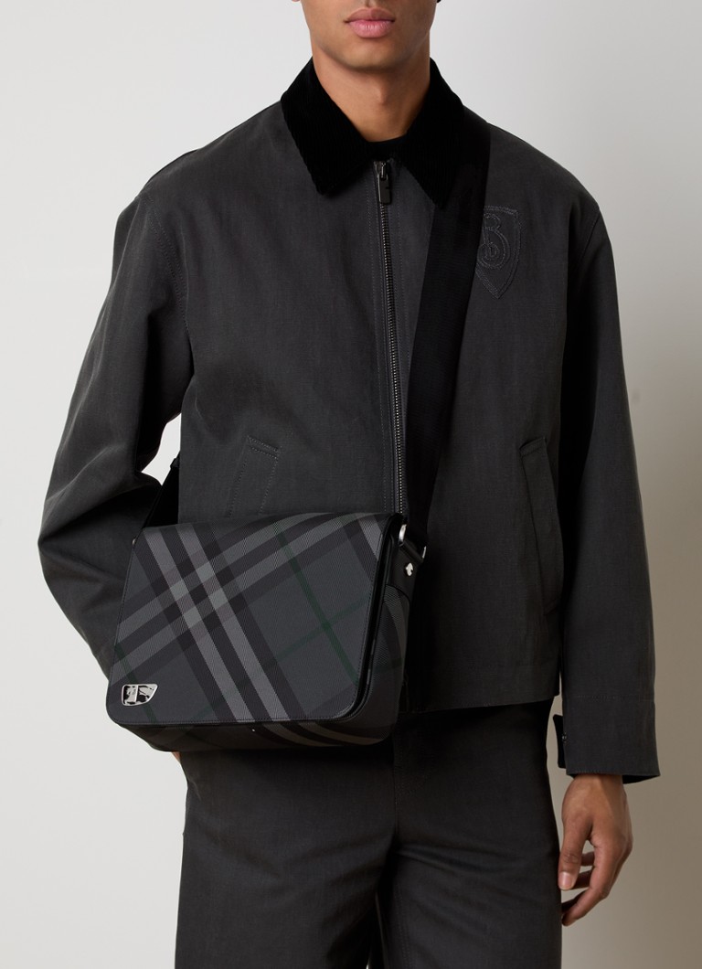 Torba na ramię Burberry Grid Messenger ze wzorem w kratkę i detalami ze skóry cielęcej.