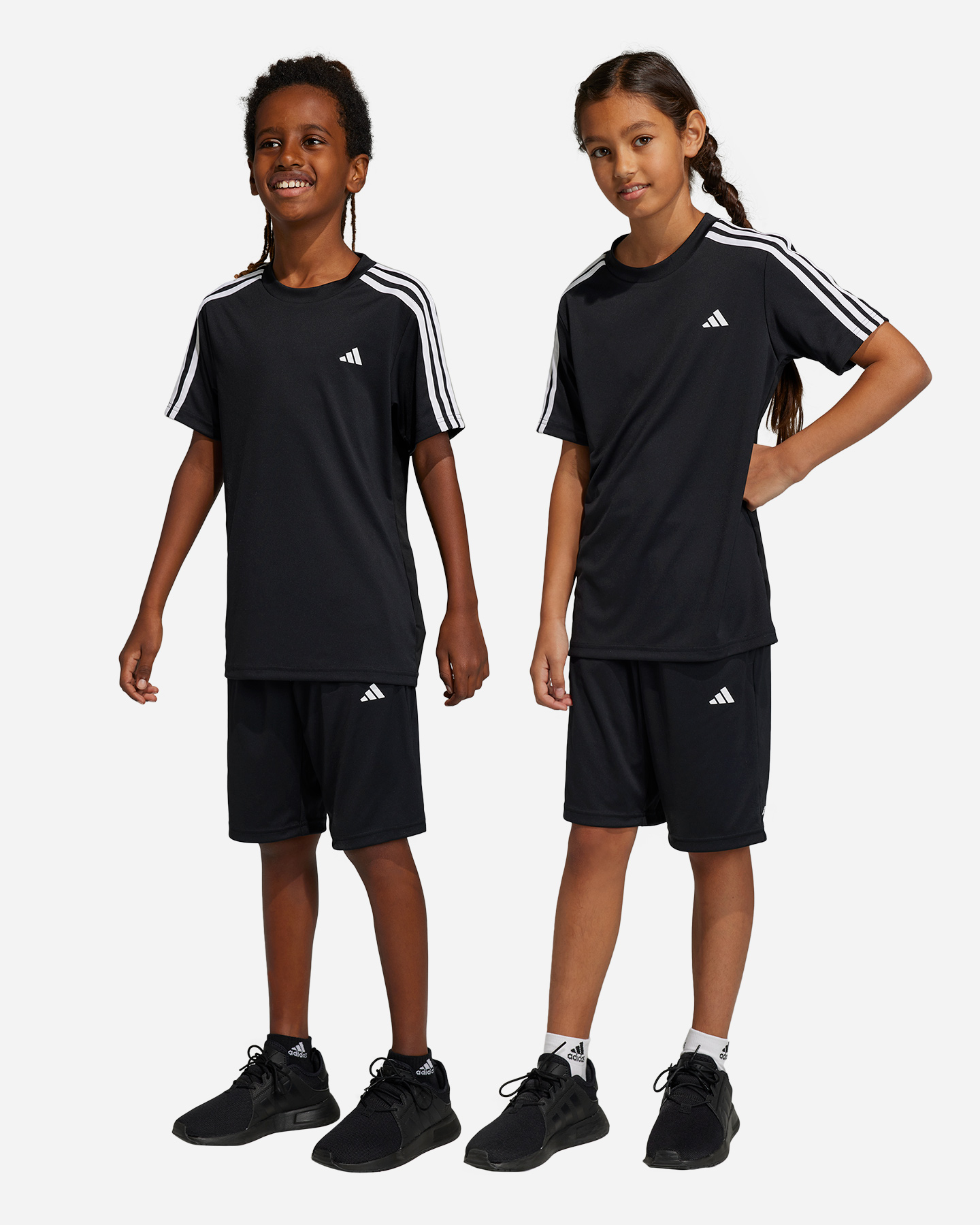 Kompletná súprava Adidas Basic Jr IC5670