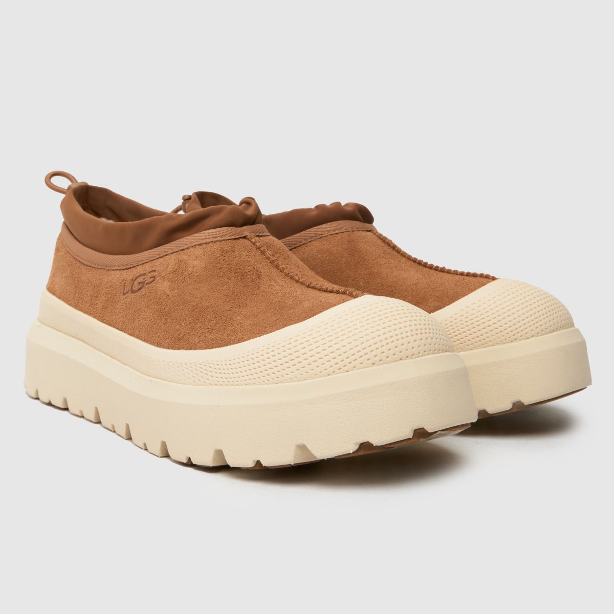 UGG čevlji Tasman Weather Hybrid v kostanjevi barvi