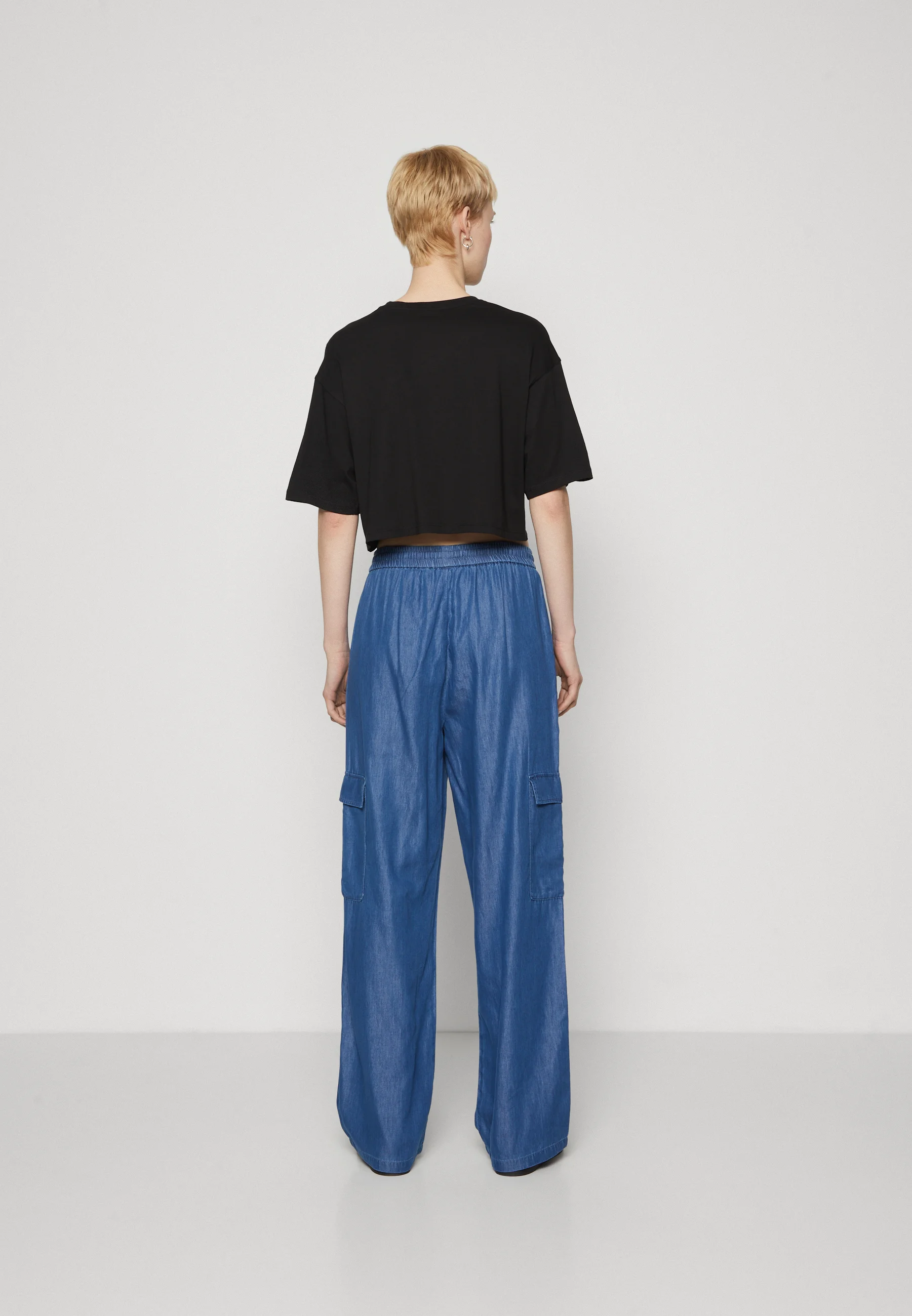 ONLY Tall ONLMAY BOXY CROP PACK DE 2 - Camiseta con estampado