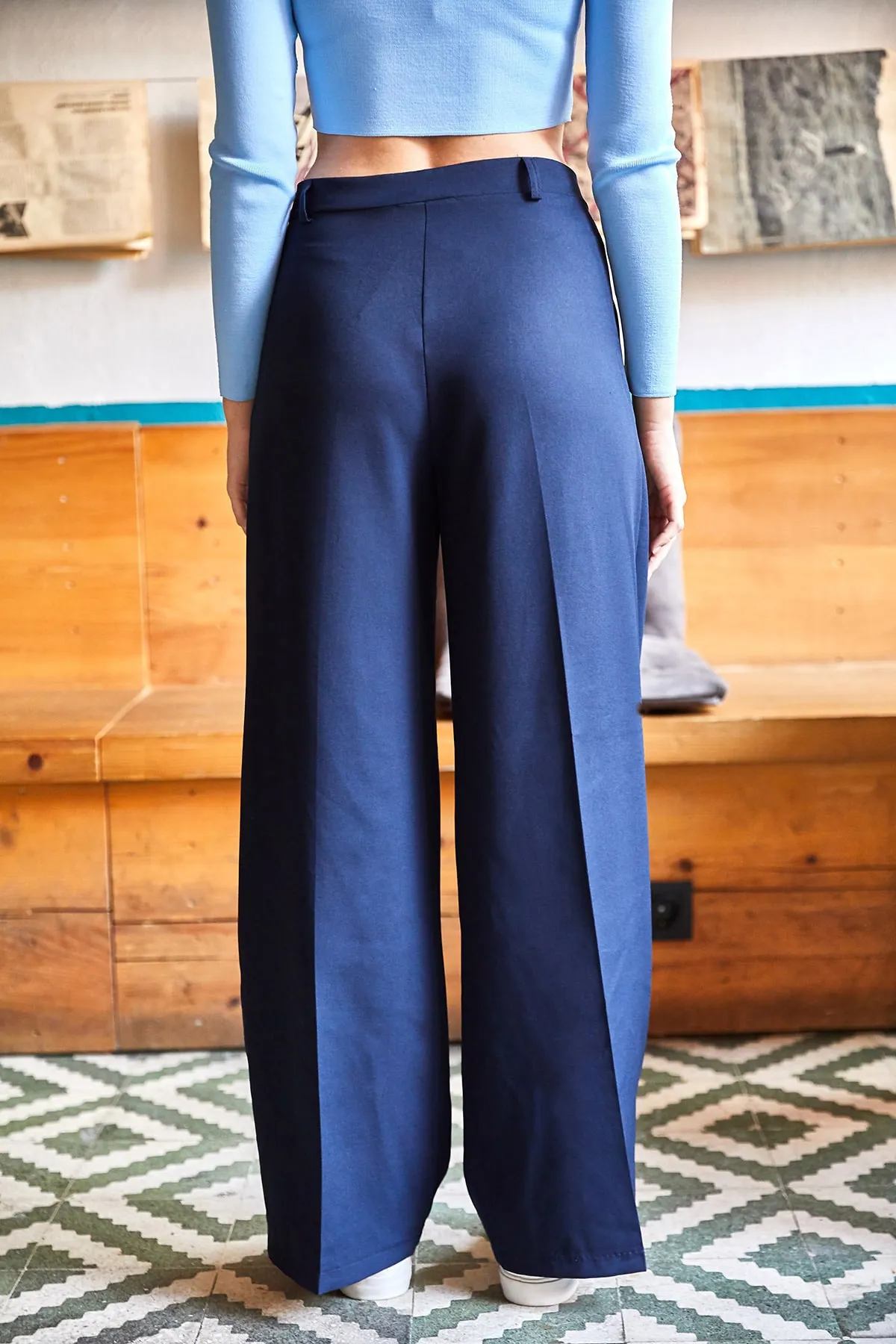 Olalook  Marineblaue, plissierte Palazzo-Atlas-Hose für Damen in Marineblau, PNT-19000149