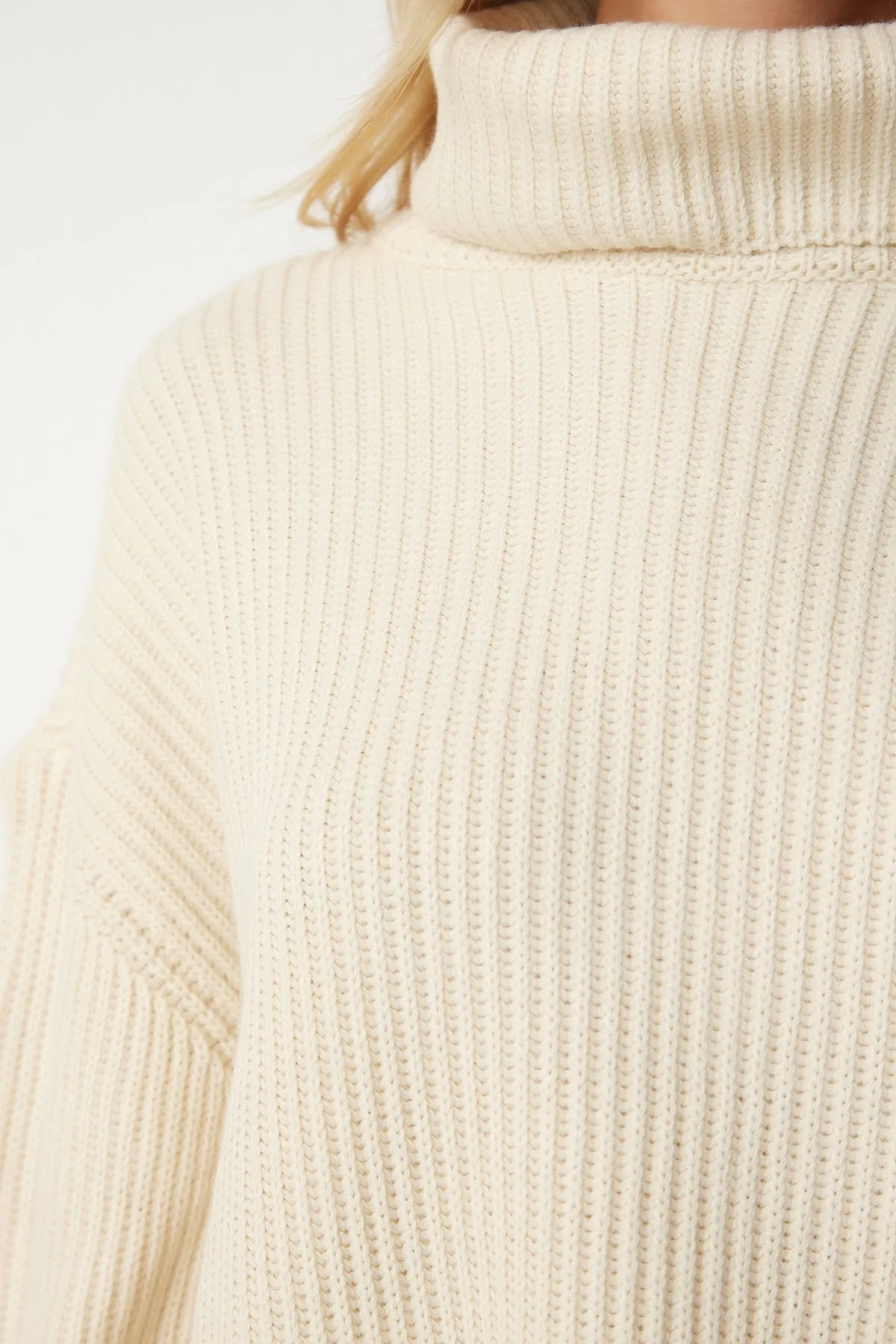 Happiness İstanbul  Cremefarbener Rollkragenpullover in Übergröße für Damen, Strickpullover YY00164