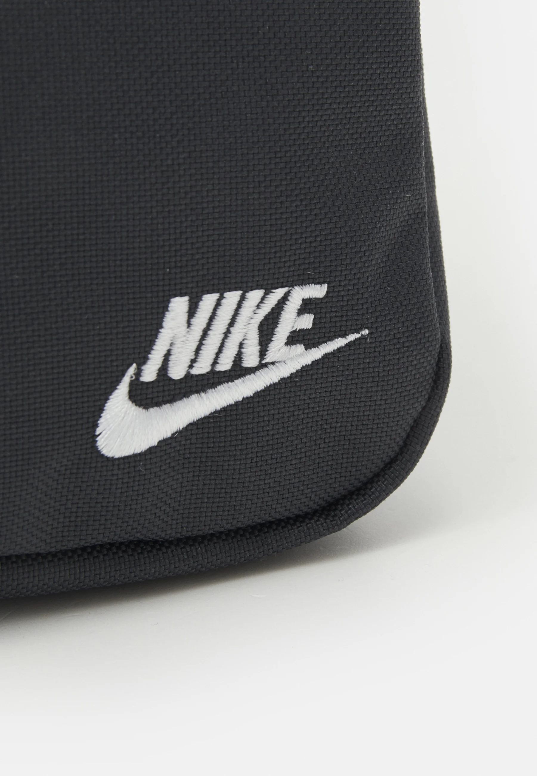 Nike Sportswear HERITAGE CROSSBODY UNISEX - Bolso de hombro