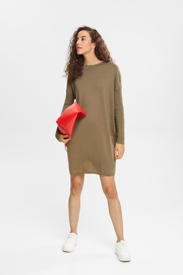 Knielanges Strickkleid