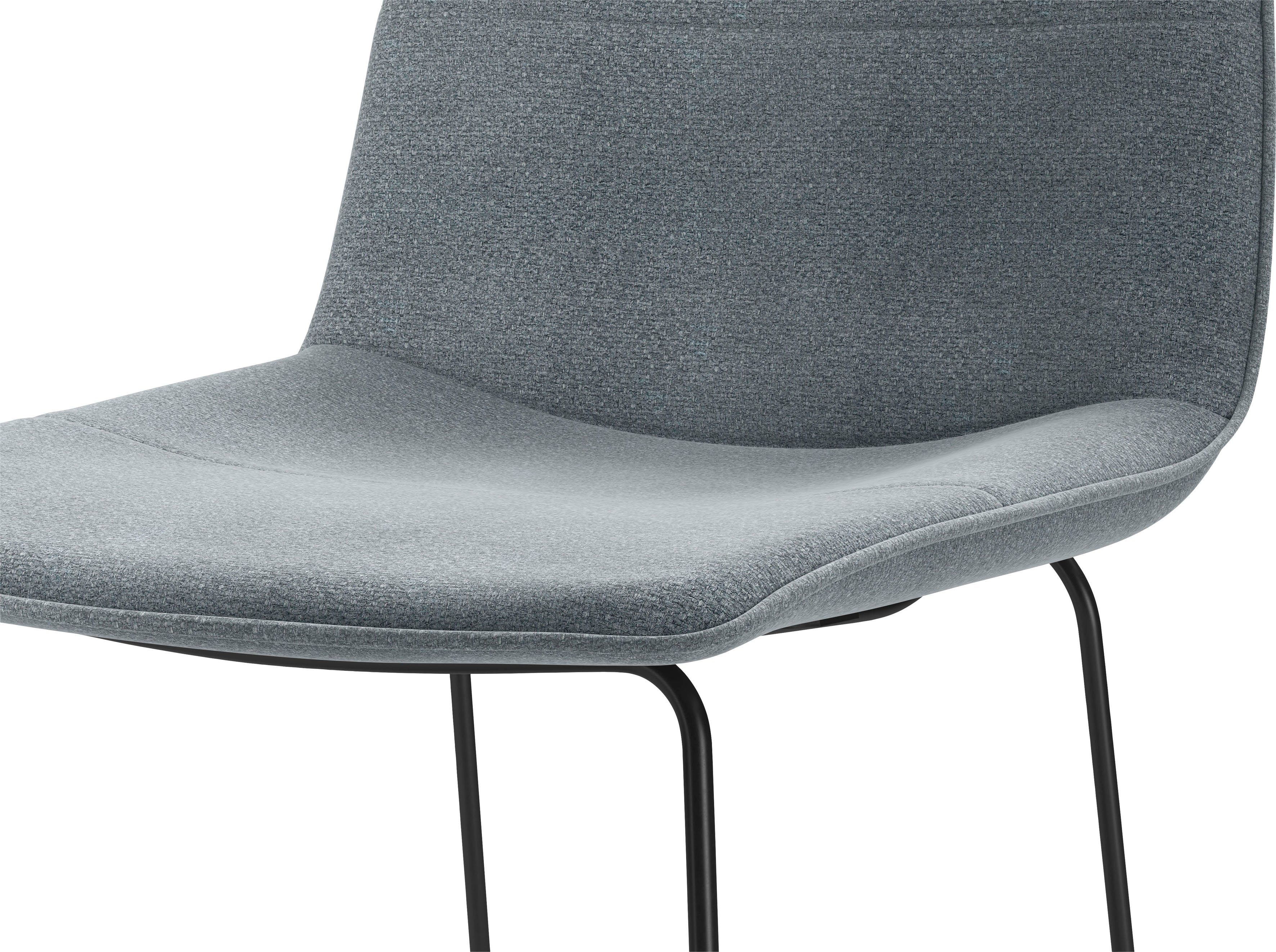 freistil ROLF BENZ Schalenstuhl 117 (2 St), mit schmalem Metallgestell in Schwarz, ohne Armlehne