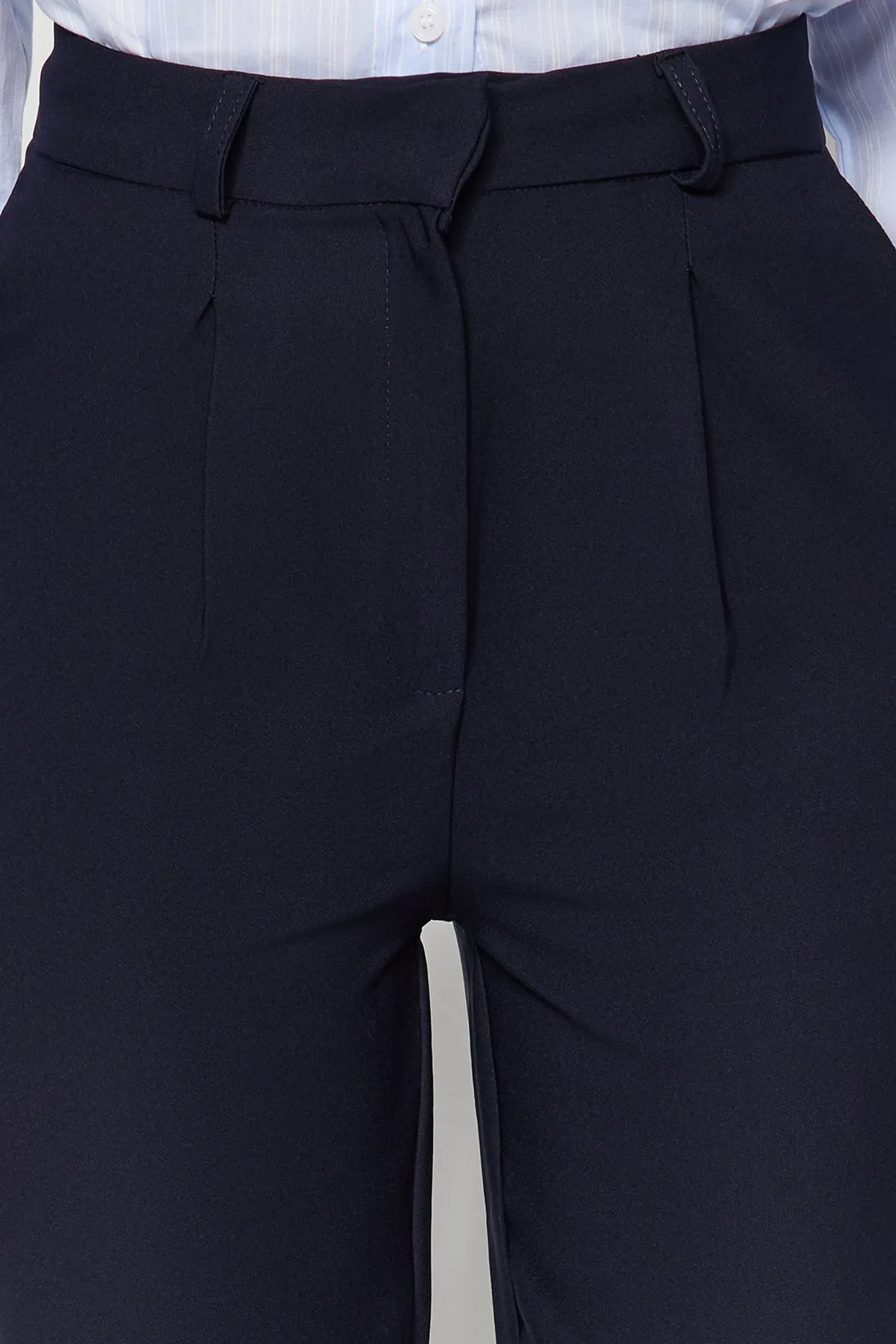 Trendyol Collection  Marineblaue, plissierte Webhose mit weitem Bein TWOSS21PL0155