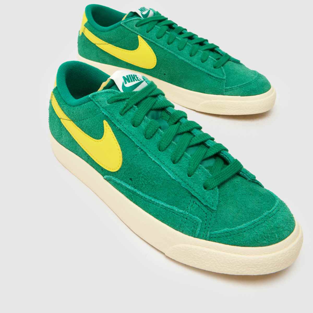 Nike Blazer Low 77 – Gröna vintage-sneakers i flerfärgat material