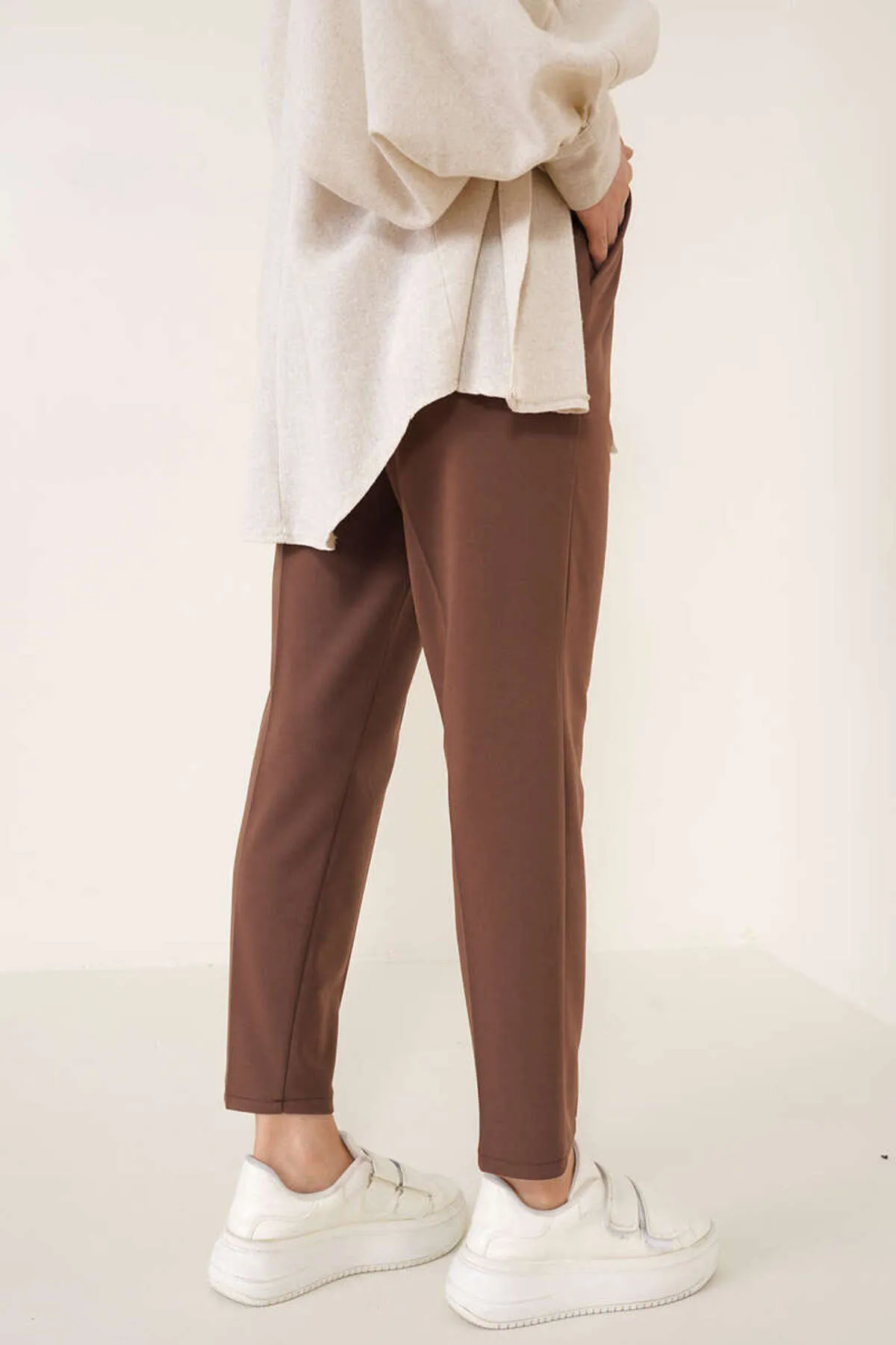benguen  6624 Knöchelhose mit elastischem Bund und Seildetails, Braun