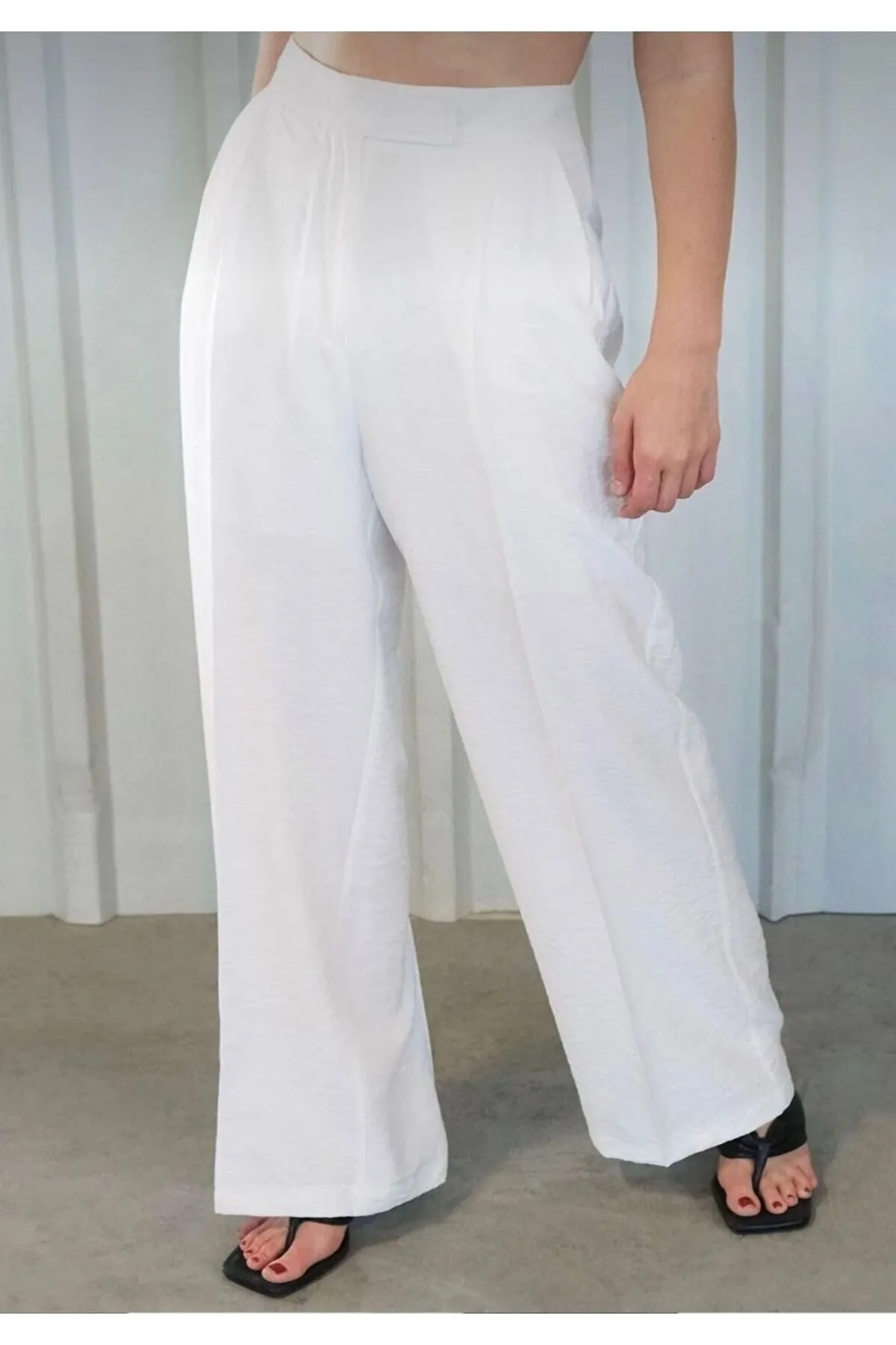 Laluvia  Weiße Hose mit weitem Bein und detaillierter Taille