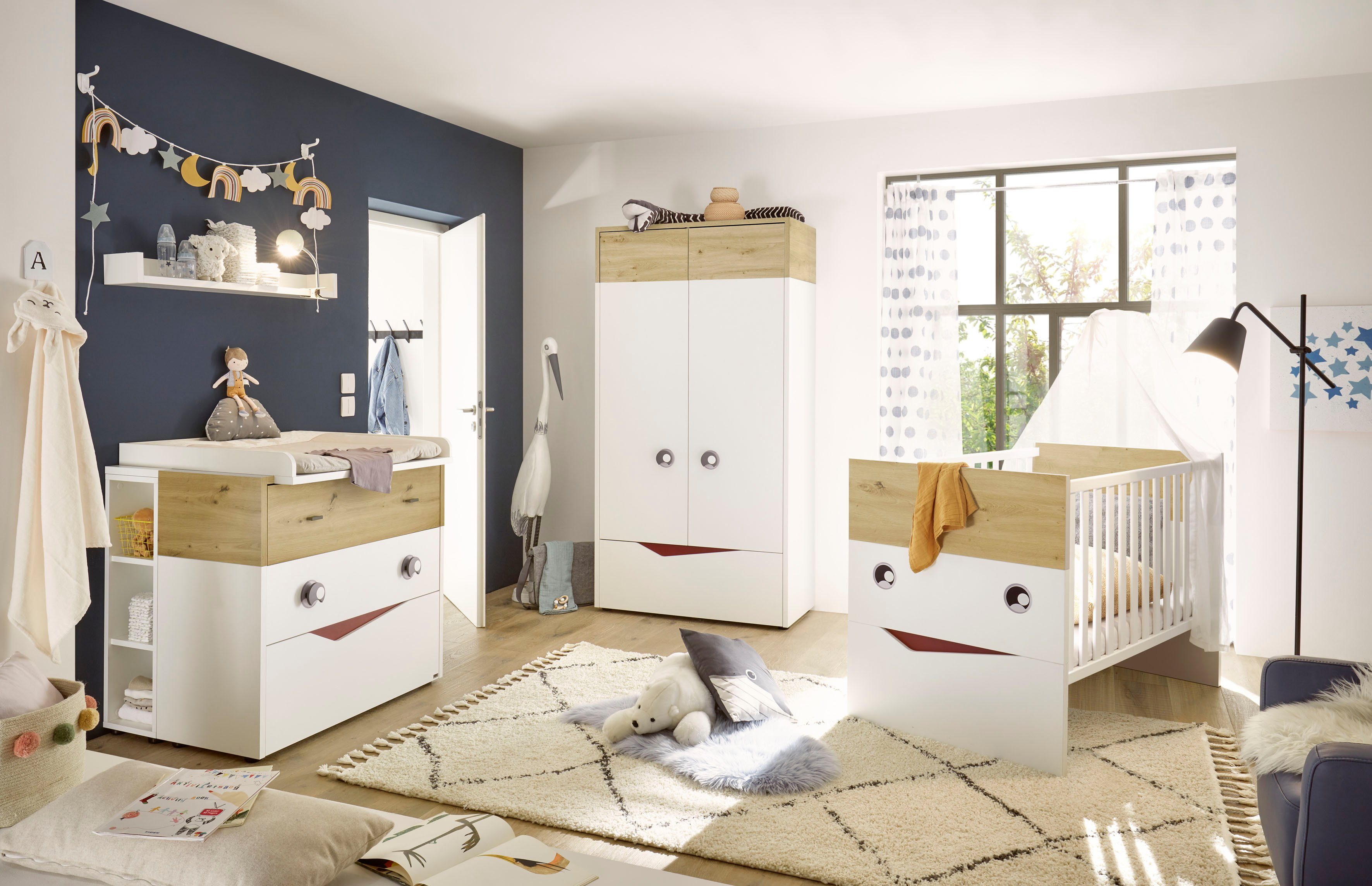 GALLERY M branded by Musterring Babyzimmer-Komplettset, (Set, 5-St), schmaler Kleiderschrank, inkl. 1 Unterstellregal für die Wickelkommode