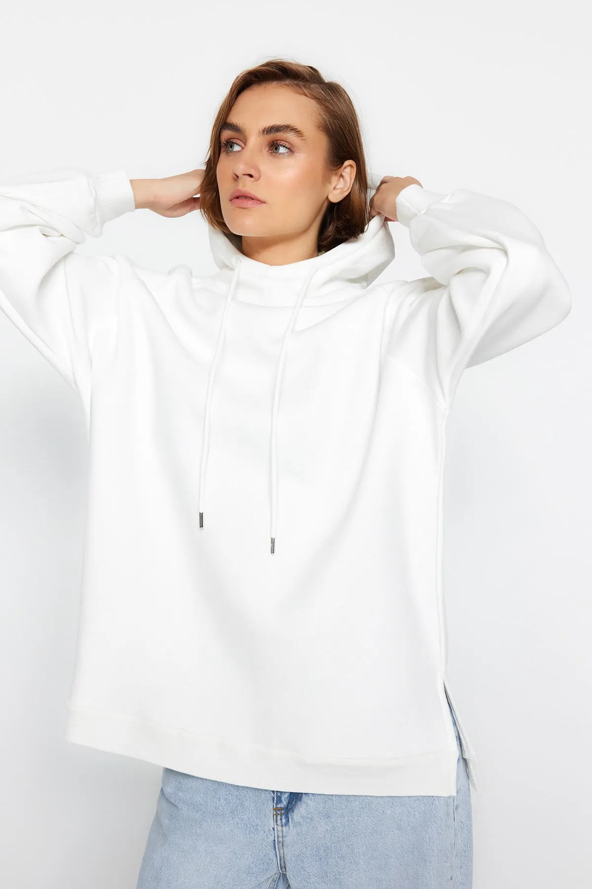 Trendyol Collection  Ecrufarbenes, übergroßes Sweatshirt aus Rippstrick mit Kapuze