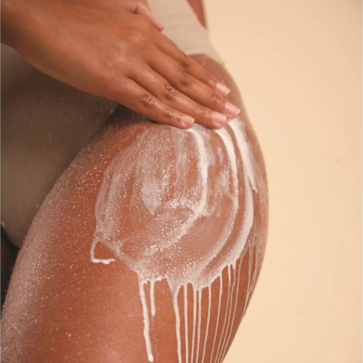 Body Milky Scrub - Gel til mælk Kropseksfoliering - Eksfolierende