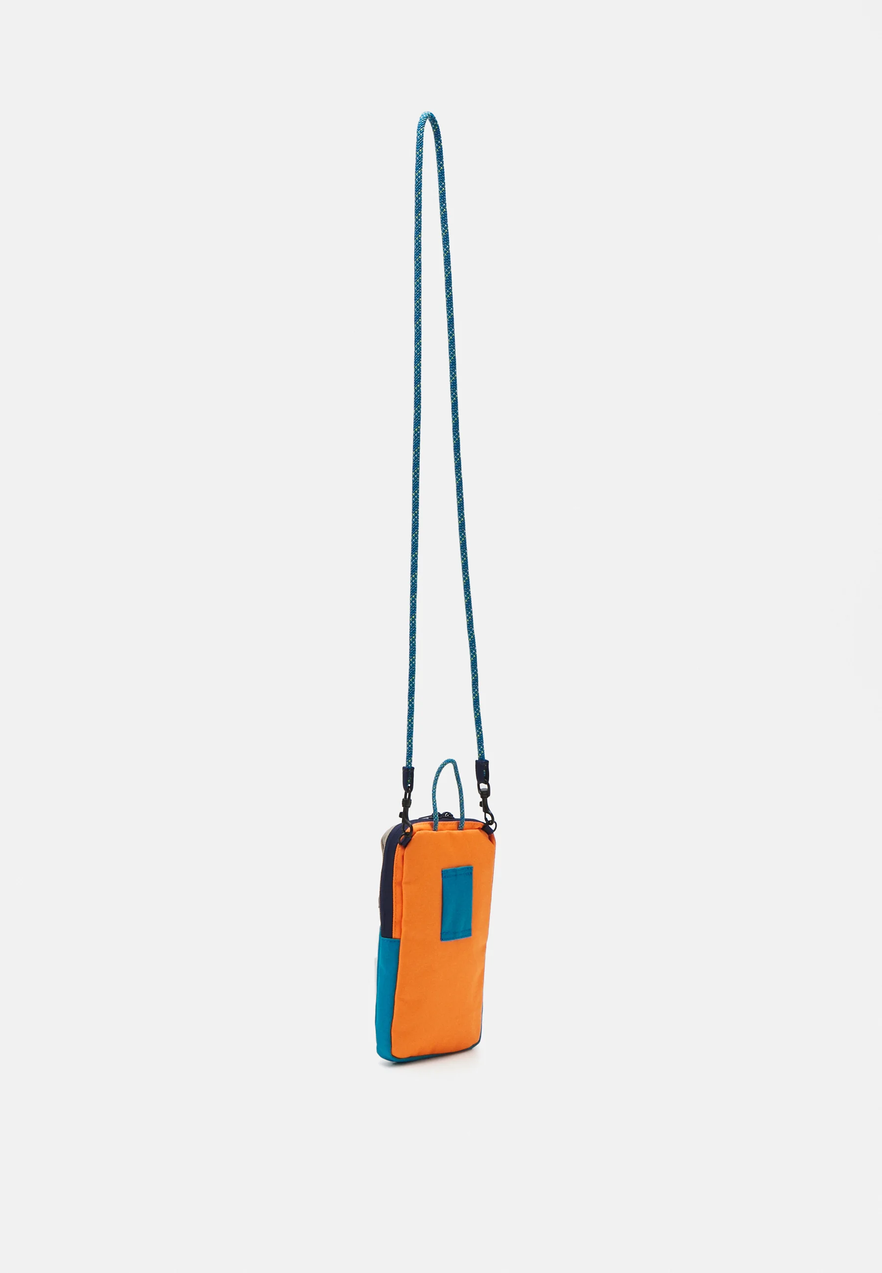 ESTUCHE ESENCIAL KAVU UNISEX - Bolso de hombro