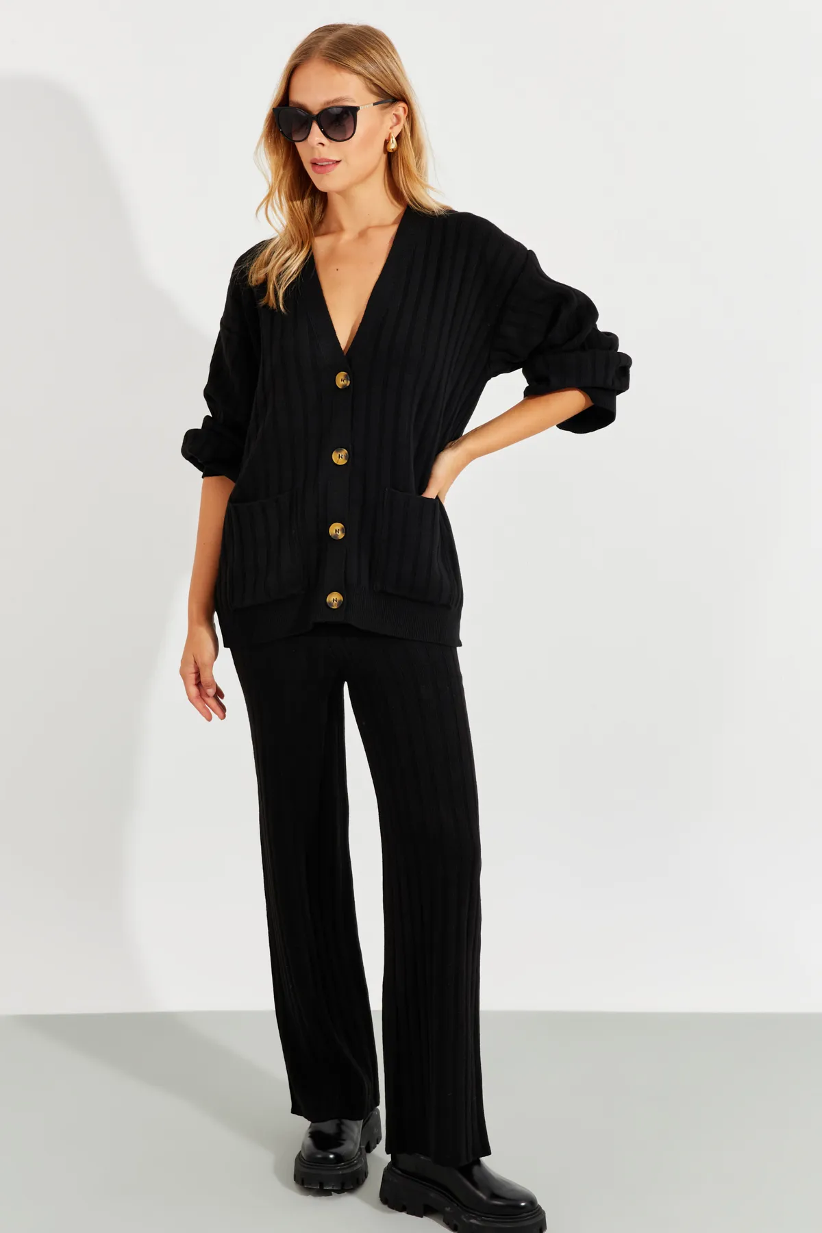 Cool & Sexy  Schwarzes Strickset für Damen, Oberteil und Unterteil YZ03
