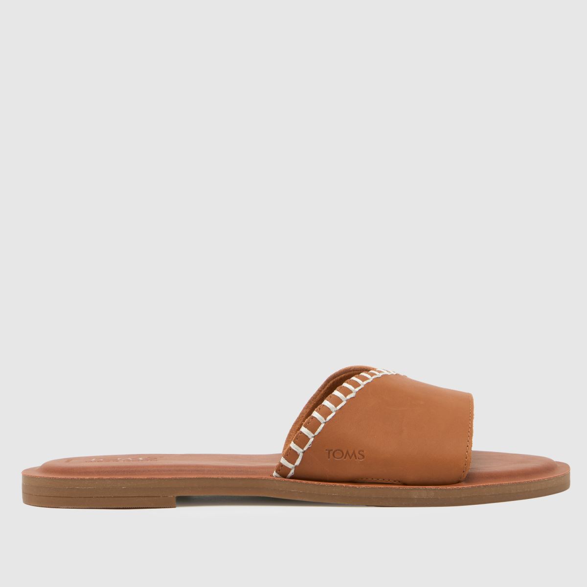 TOMS – Sheasandaler i brunt material
