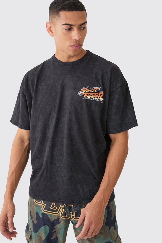 Oversize T-Shirt mit lizenziertem Street Fighter Anime Print