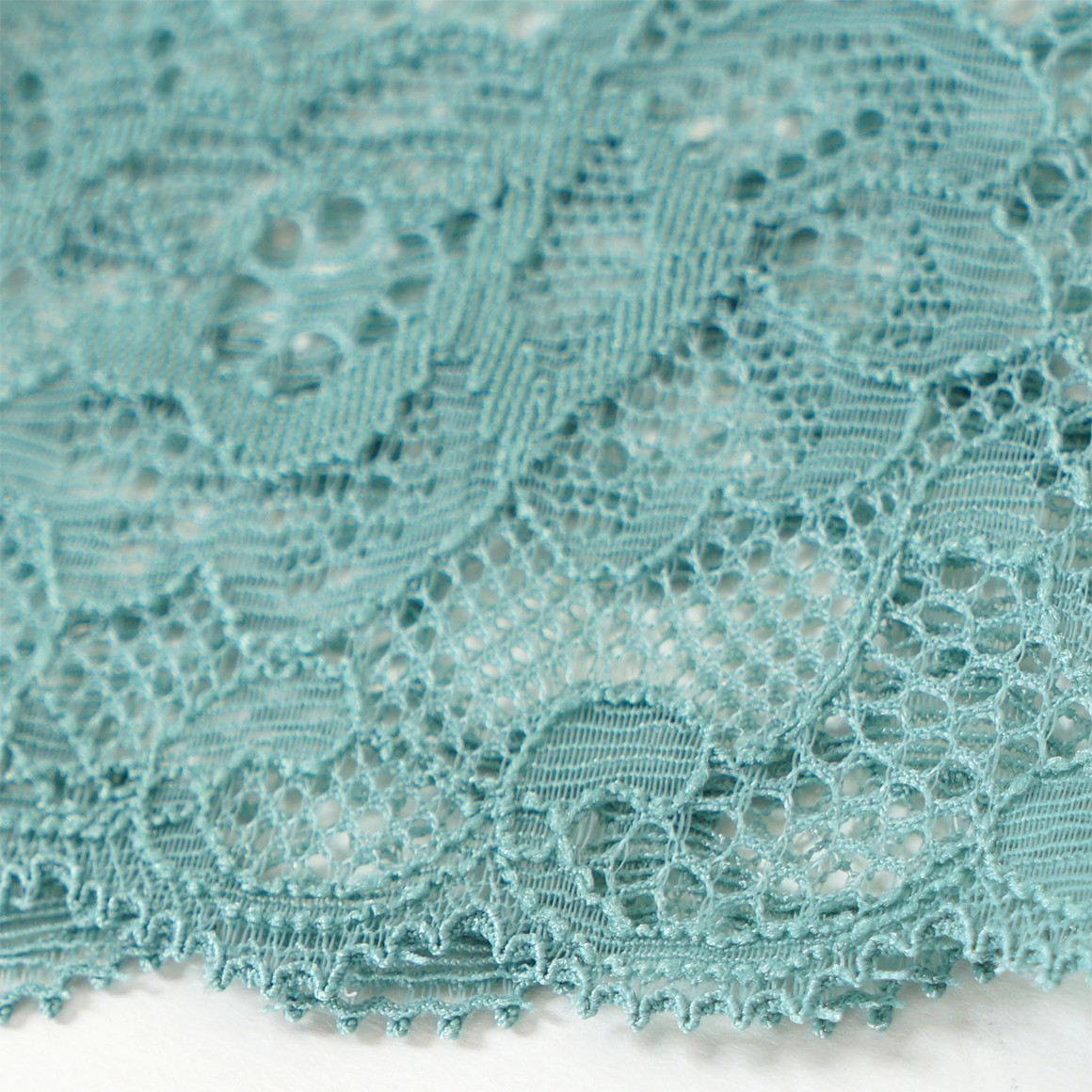 2 Damen Strings aus Spitze