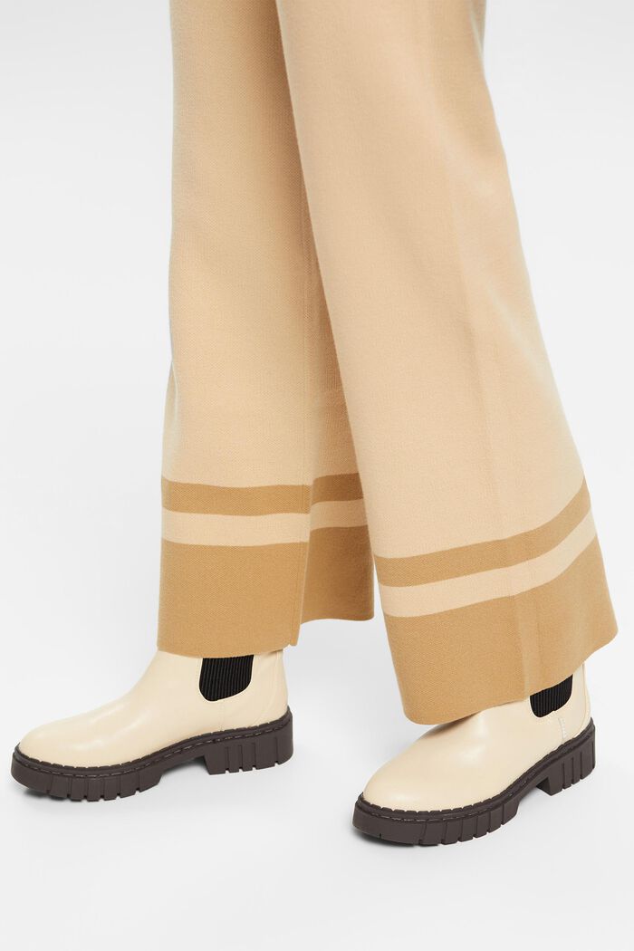Strickhose mit weitem Bein
