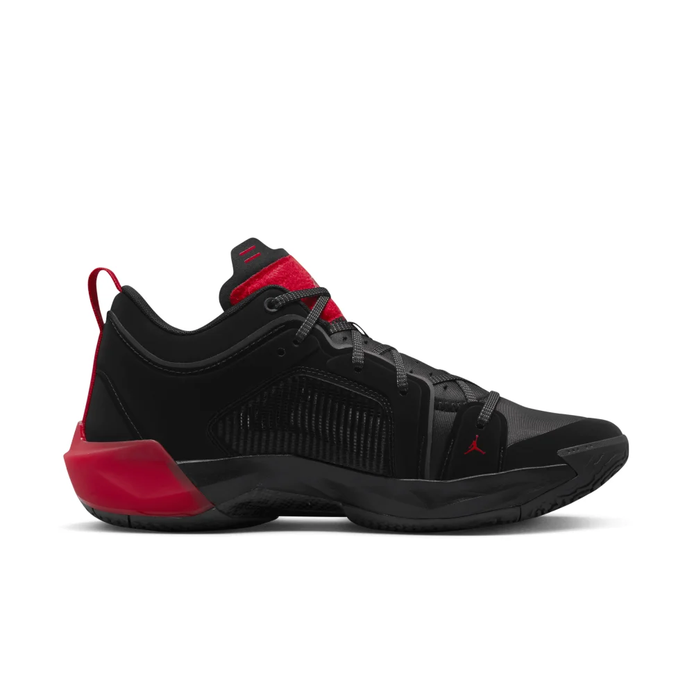 NIKE JORDAN XXXVII LOW DQ4122-007 / schwarz